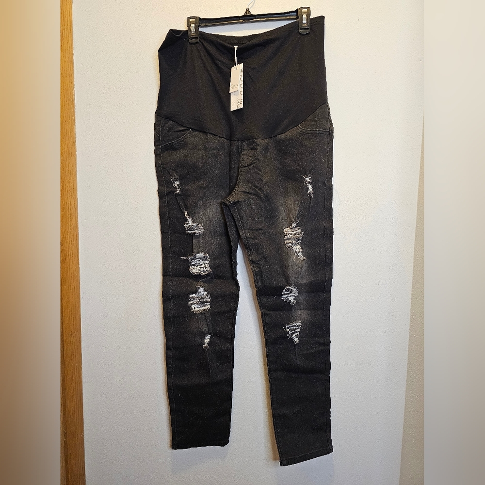 NWT Maaci distressed maternity jeans Size 2XL